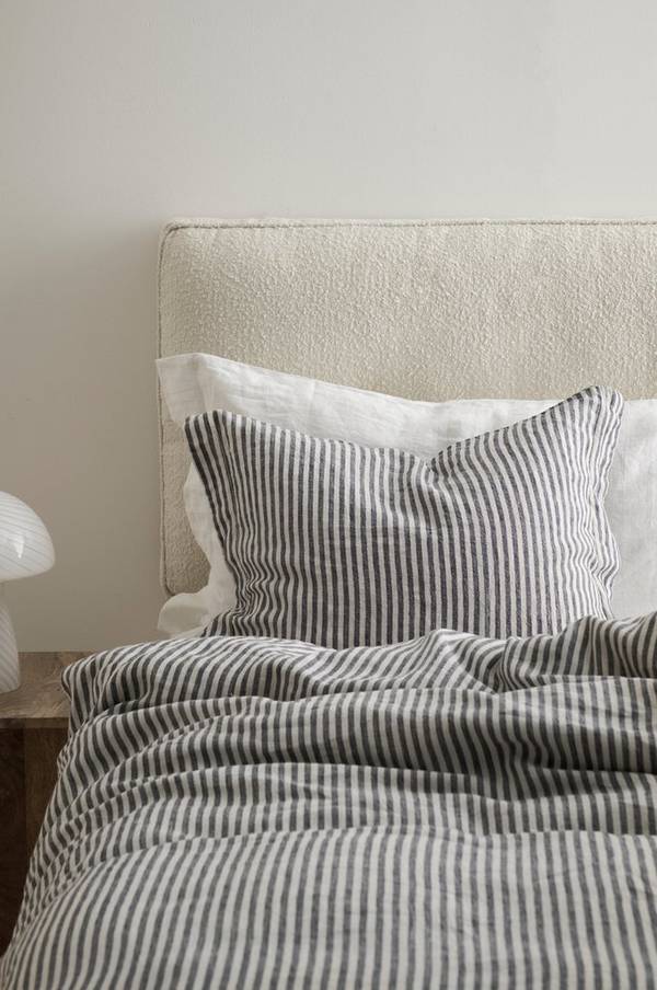 Bilde av Putevar Candice Small Stripe i vasket lin - 1
