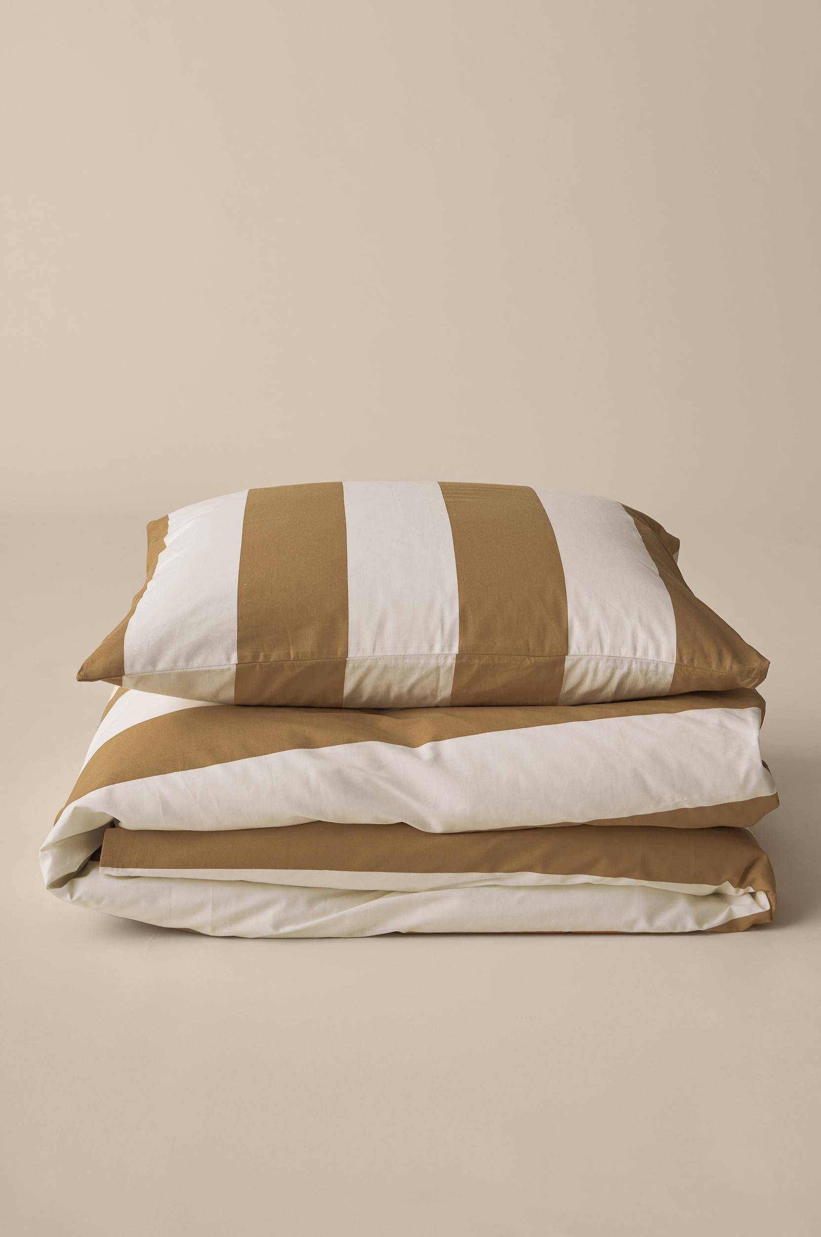 &Home - Påslakanset Heaven Block Stripe i bomull, 2 delar - Brun - 150X210