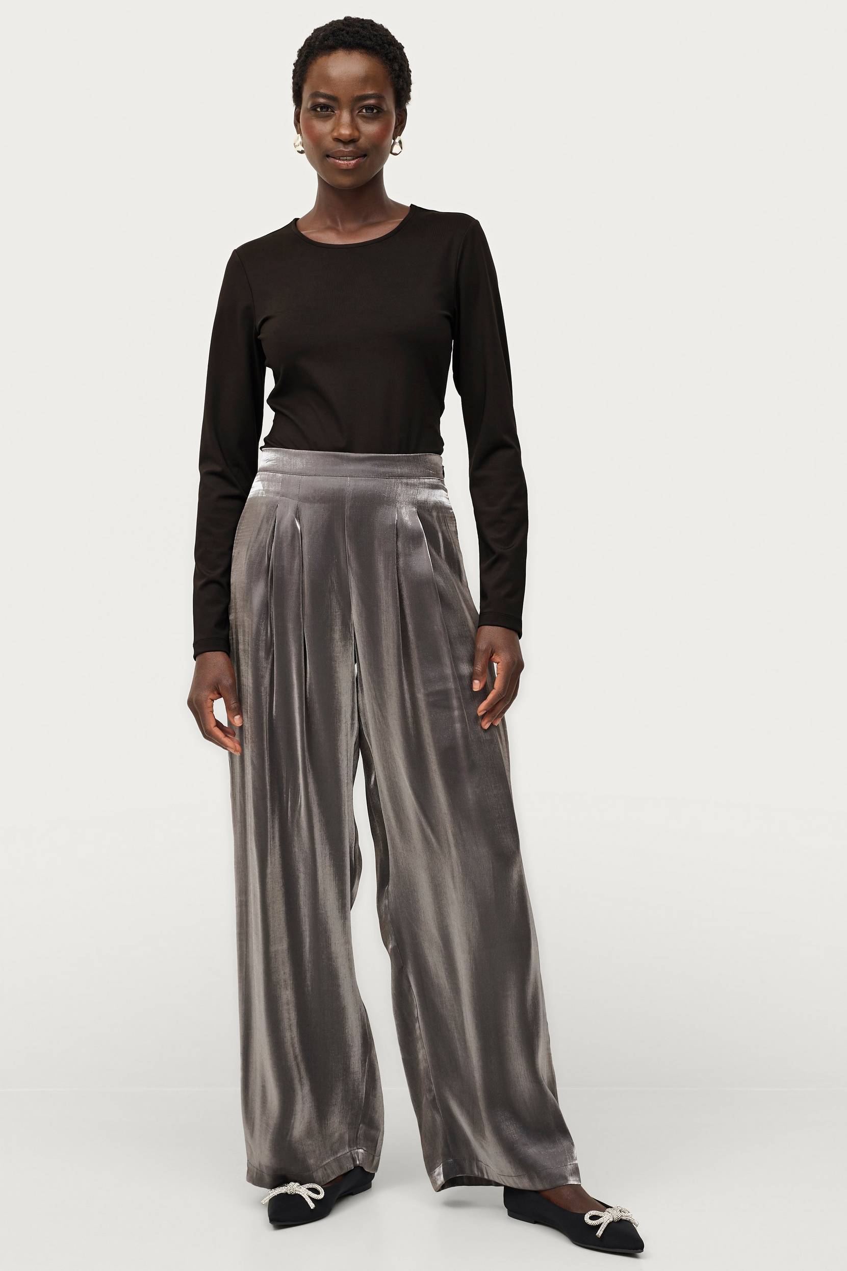 Gina Tricot - Byxor Fluid Metallic Trousers - Silver - 40/42
