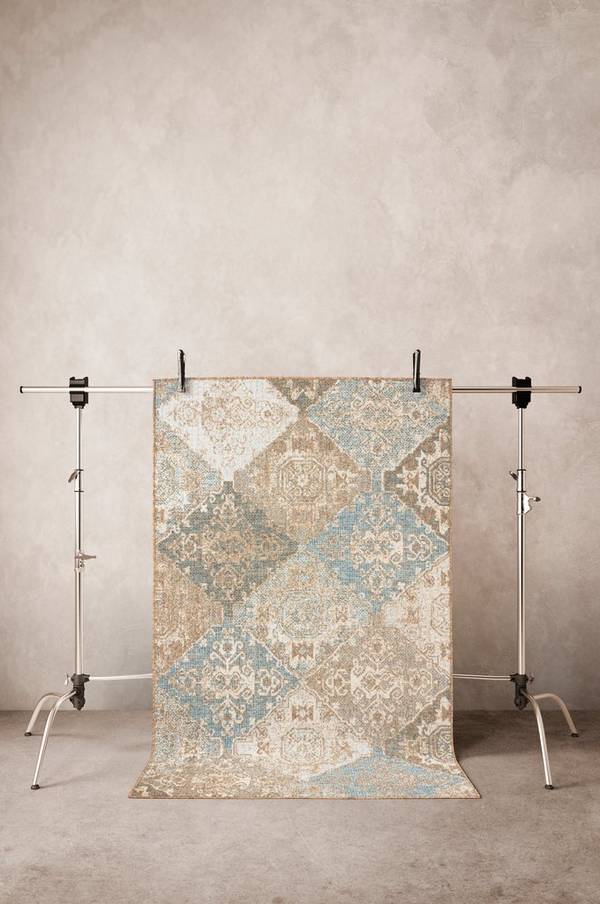 Bilde av MACCIA boucleteppe 135x195 cm - Beige/blå/brun
