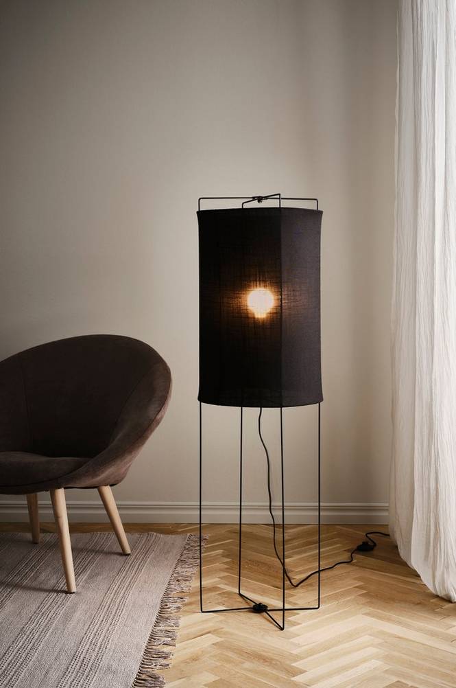 STANDY golvlampa – hög Svart