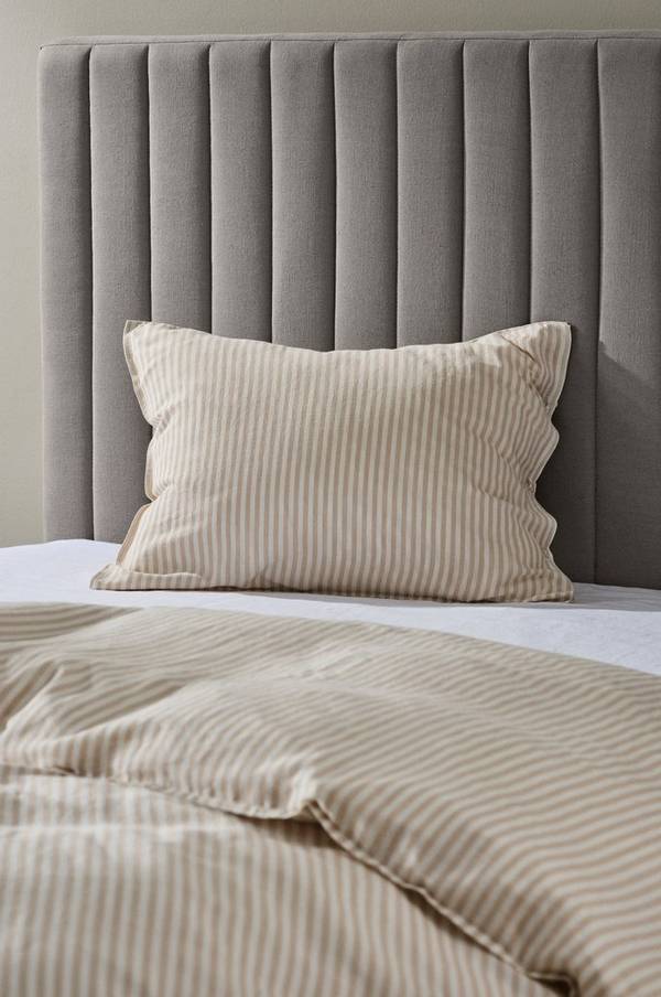 Bilde av BETLEY STRIPE putevar 60x50 cm - 1
