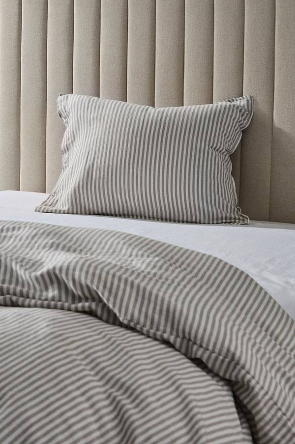 Bilde av BETLEY STRIPE putevar 60x50 cm - 30151
