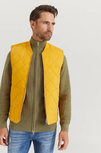 Gant Väst D1. The light Padded Vest Guld