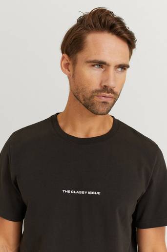 The Classy Issue T-Shirt Logo Tee Svart