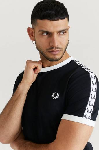Fred Perry T-shirt Taped Ringer T-Shirt Svart