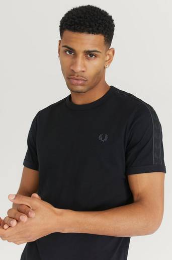 Fred Perry T-Shirt Tonal Taped Ringer Tee Svart