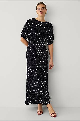 Maxi kjole med markeret talje