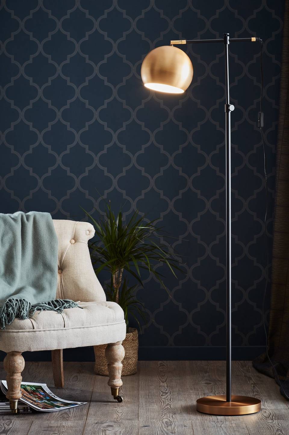 Markslöjd Golvlampa Chester Svart/Brons från Markslöjd, bild 2