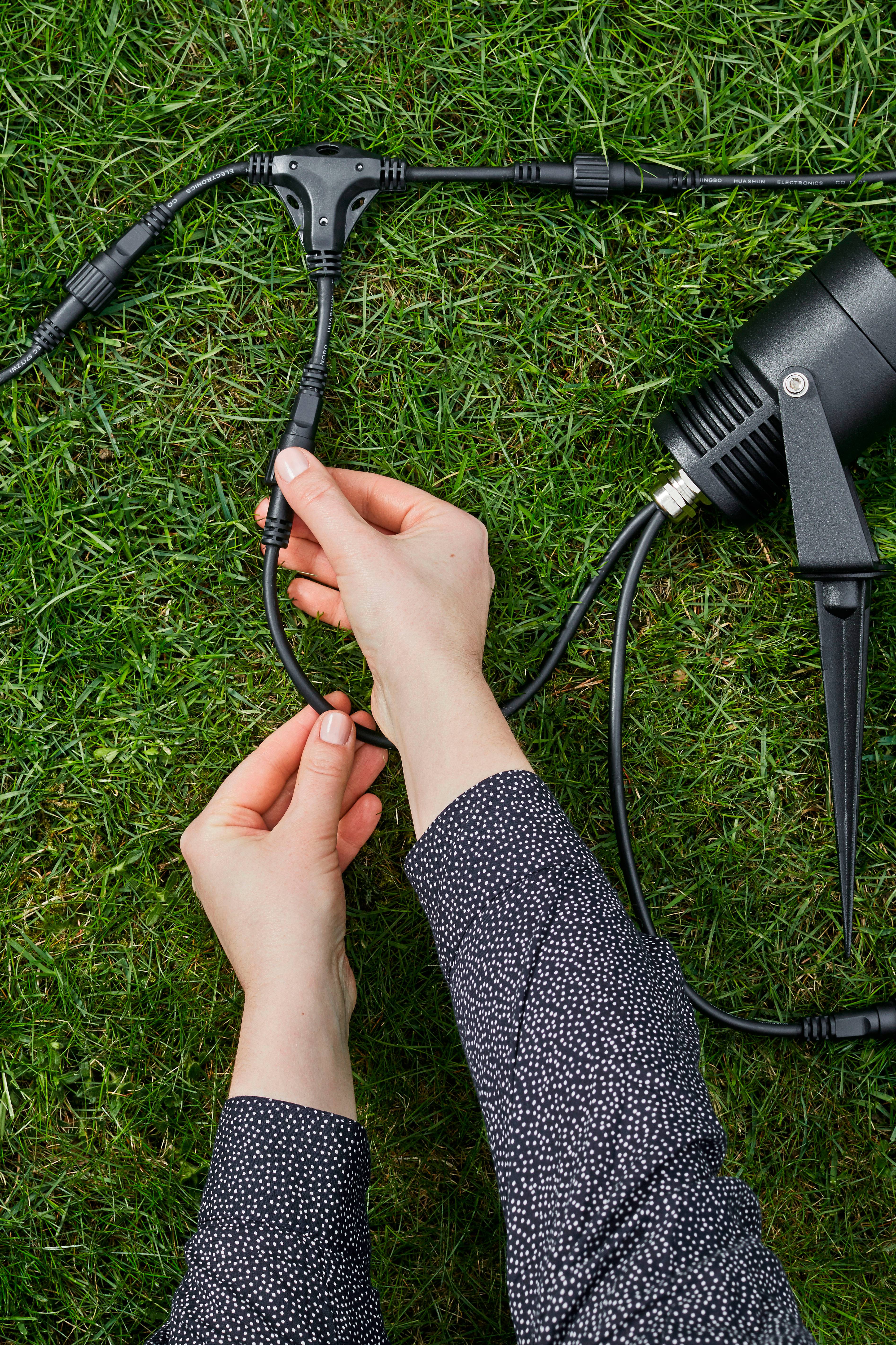 Y connection. Garden 24 107716 ip44. Соединение грунтовых светильников. Trl ahill 15 - HC RGB грунтовый светильник. Коннектор Garden 24 106939.