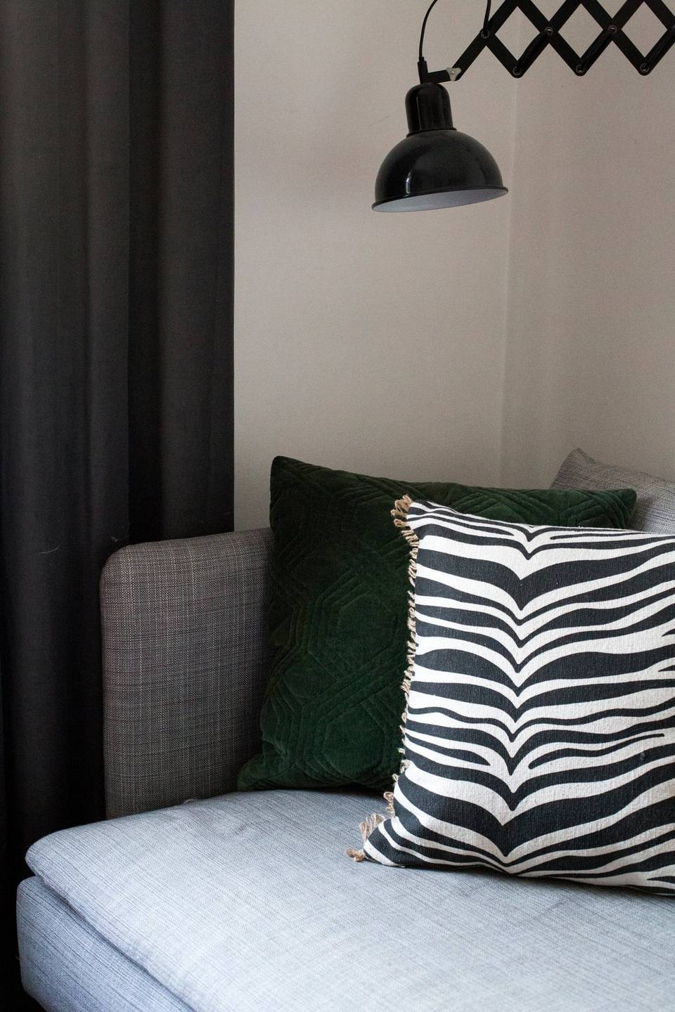 Classic Collection Kudde Zebra, svart från Classic Collection, bild 2