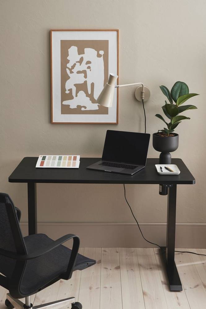 Elektriskt höj- och sänkbart skrivbord