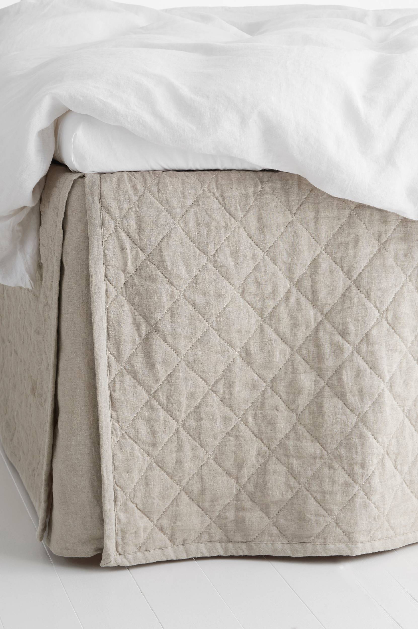 Ellos - Sängkappa Candice Quilted i tvättat lin, höjd 60 cm - Natur - 90X200