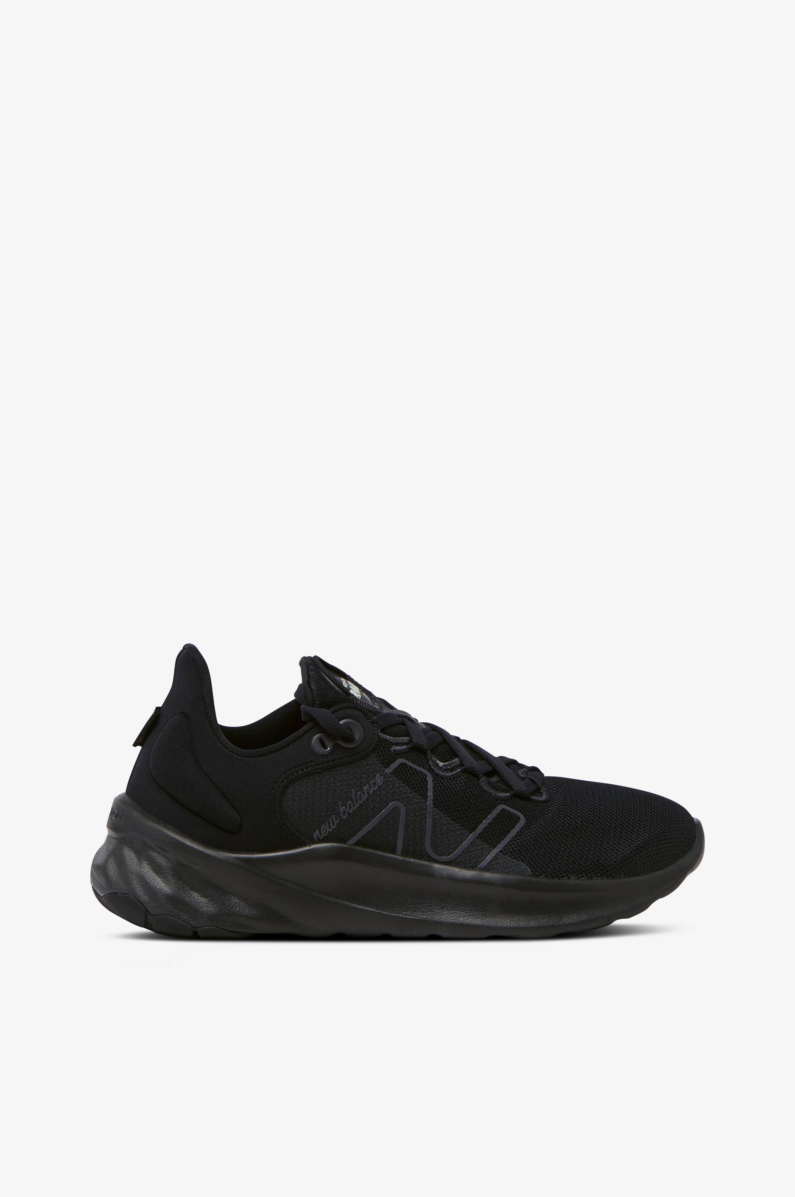 New Balance LÃ¶parsko WROAVSK2 - Svart - TrÃ¤ningsskor | Ellos.se
