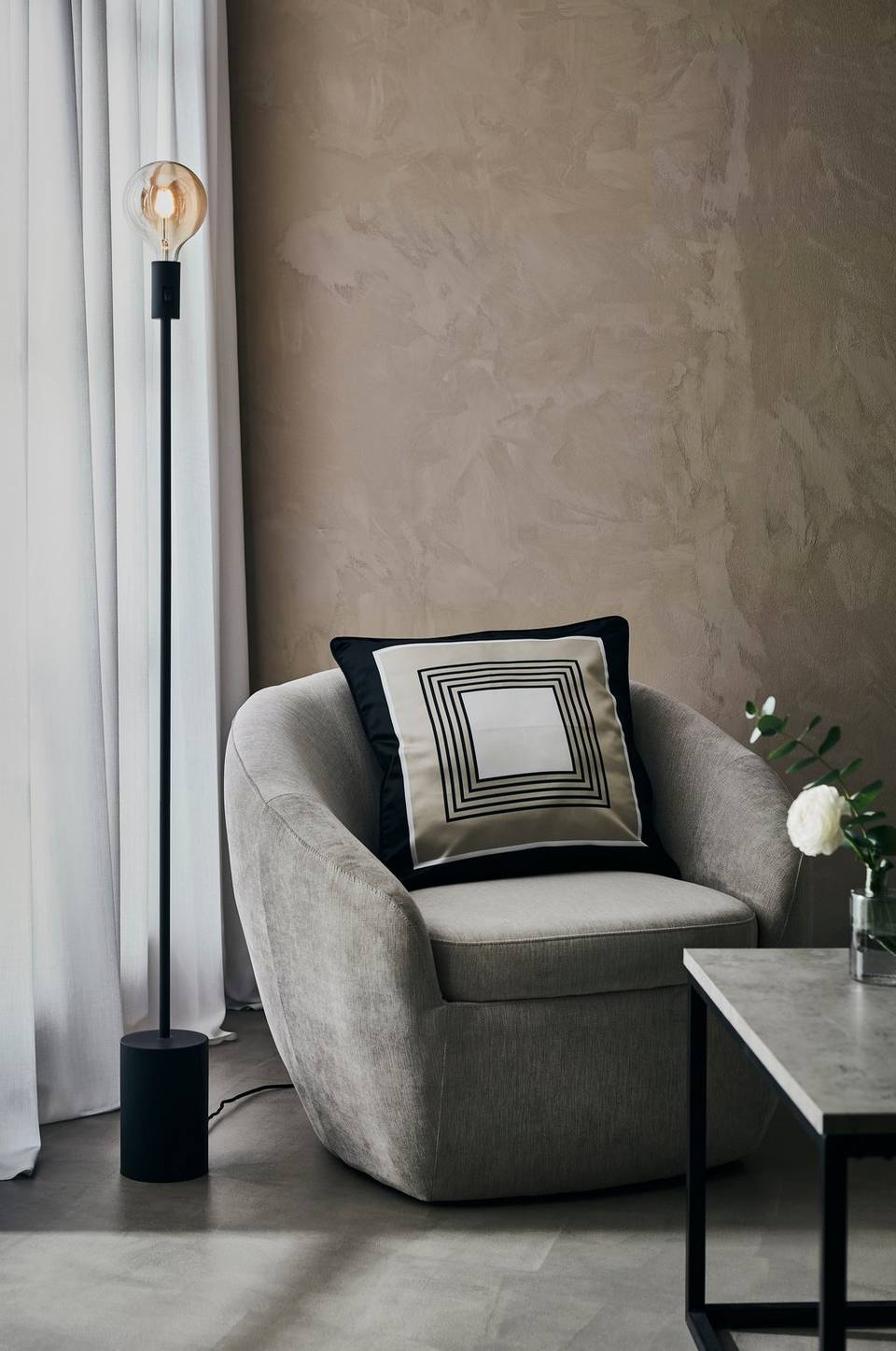 Markslöjd Golvlampa Capital, svart från Markslöjd, bild 5