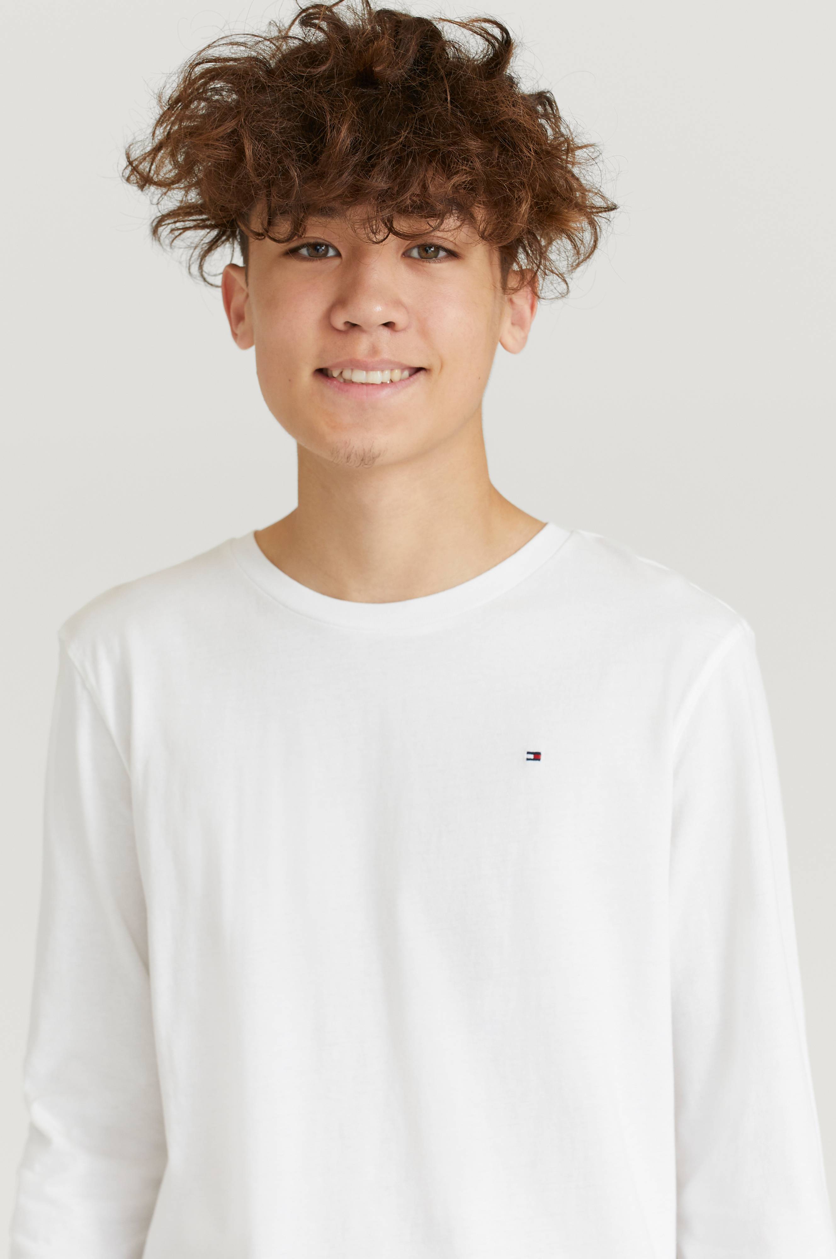 Boys - Knit Langærmet L/S Hvid CN Basic - T-shirt T-shirts Tommy Hilfiger