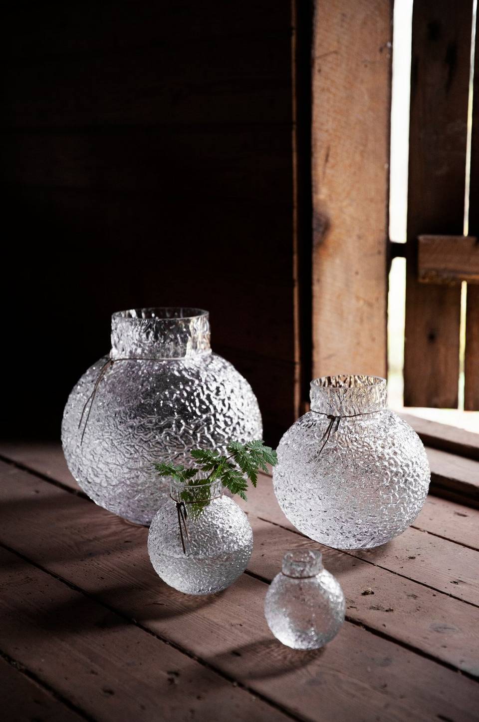 ERNST Glasvas rund mönstrad struktur Ø 9 cm, h 10 cm, transparent från ERNST, bild 2