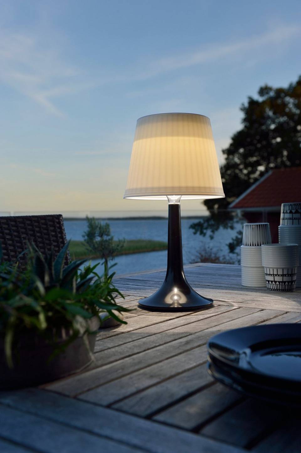 Konstsmide Bordslampa Assisi solcell LED 36 cm, svart från Konstsmide, bild 2