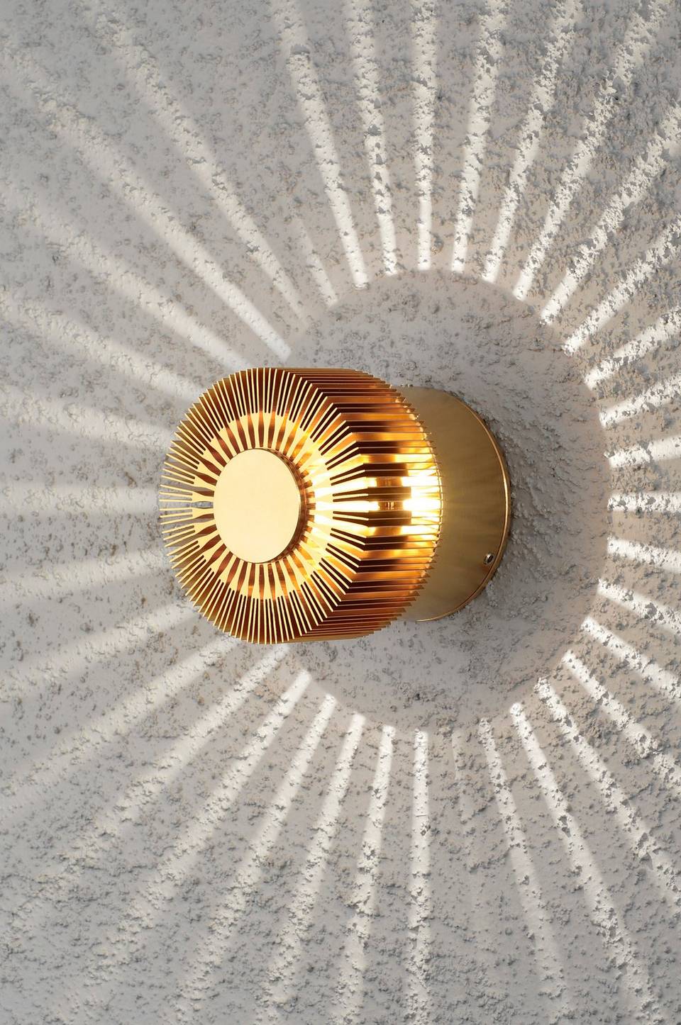 Konstsmide Vägglykta Monza High Power LED 9 cm, mässing från Konstsmide, bild 2