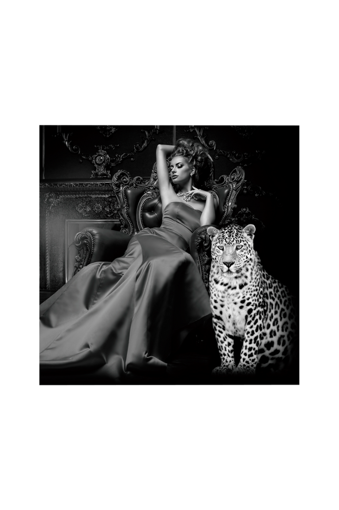Tavla Guarding Leopard