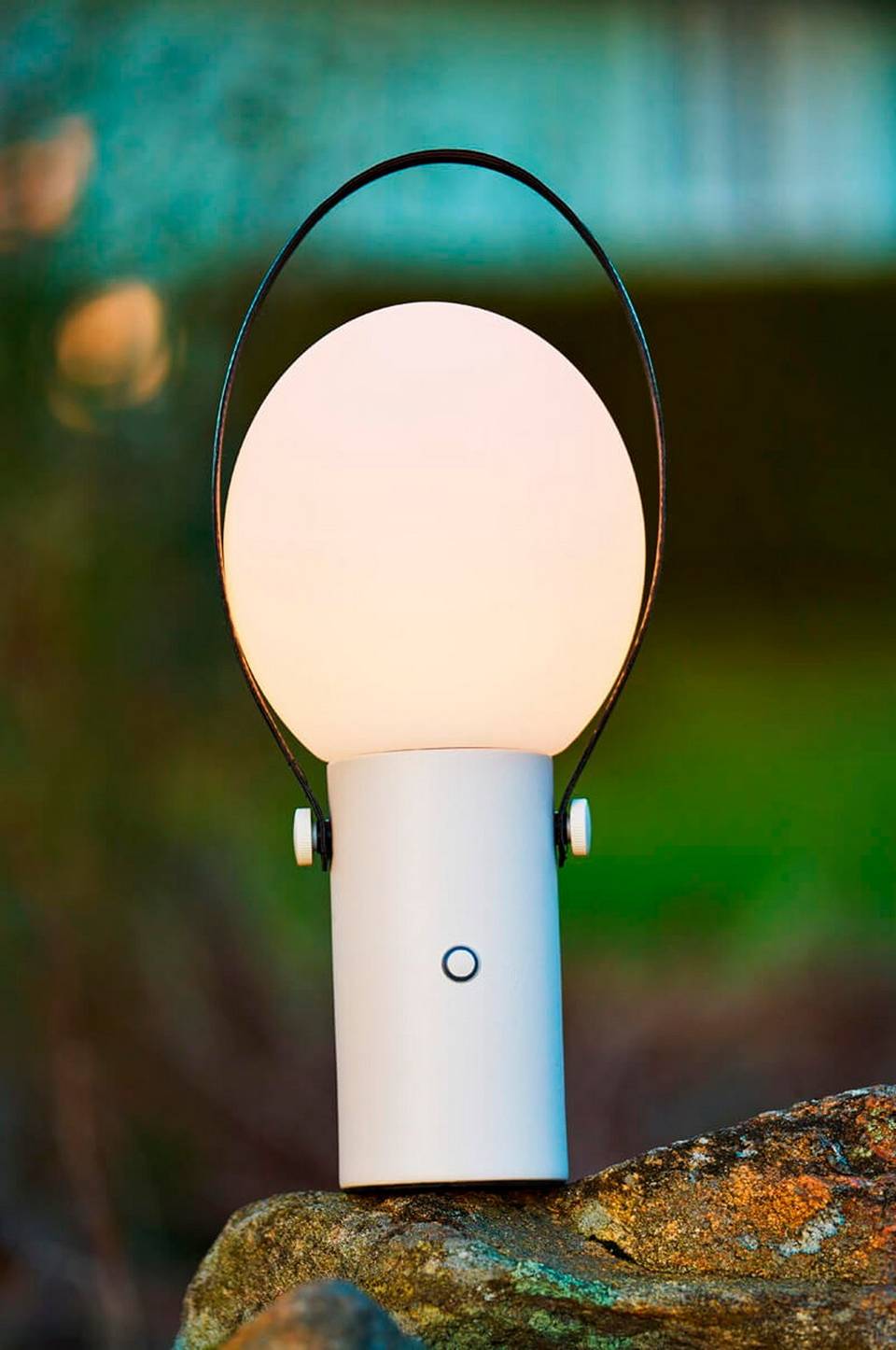 By Rydéns Bordslampa Bari IP44 Usb, beige från By Rydéns, bild 5