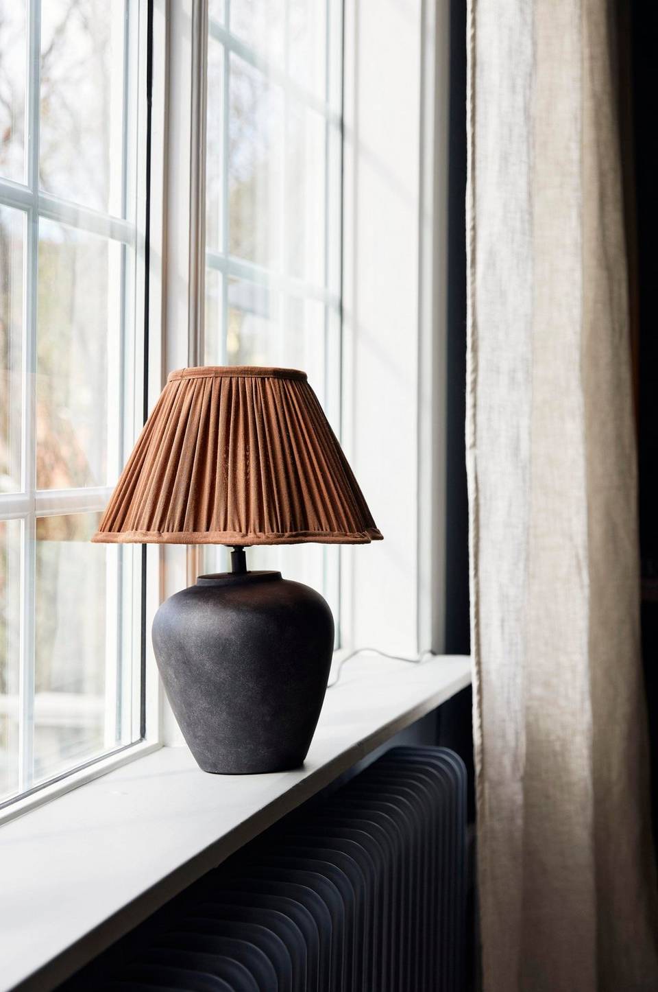 PR Home Bordslampa Lily 29 cm, grå från PR Home, bild 2