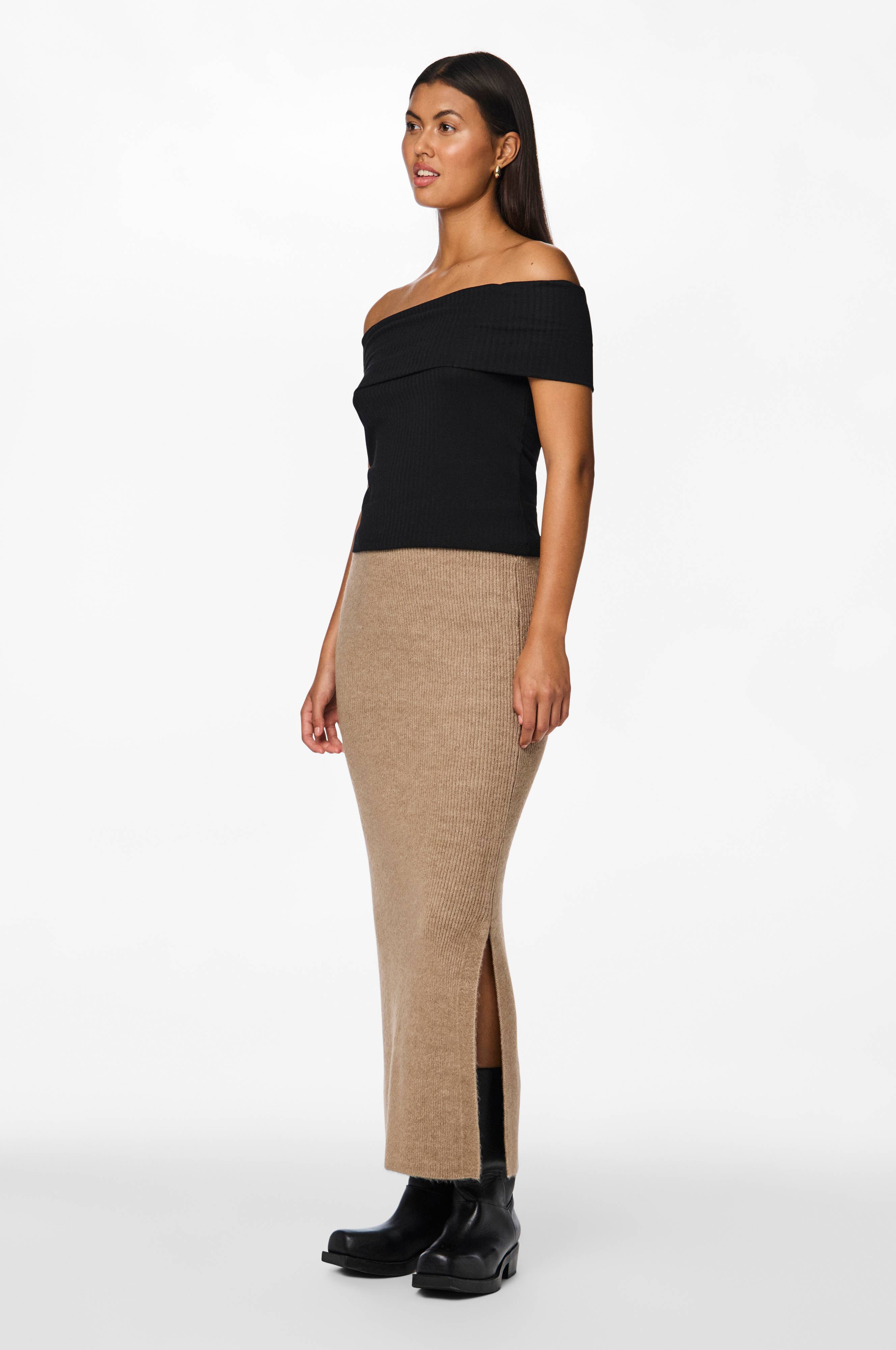 WS WINDBLOCK KNIT SKIRT ベージュ W's GORE-TEX WINDSTOPPER®TECH 2WAY EXTREME SKIRT – COVERCHORD