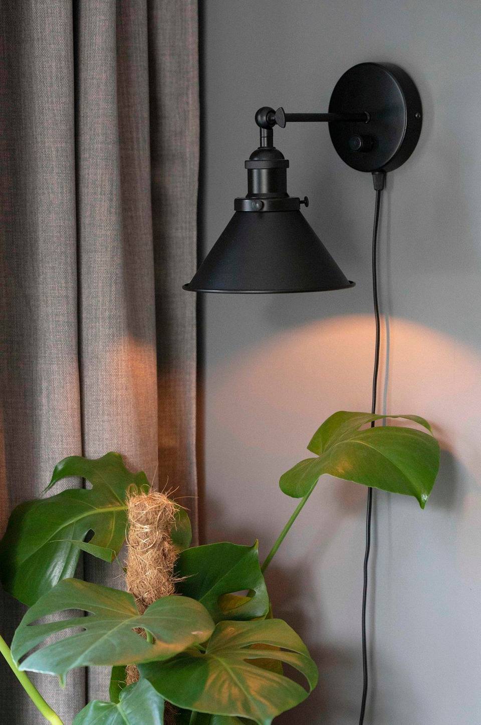 PR Home Vägglampa Anton, svart från PR Home, bild 5