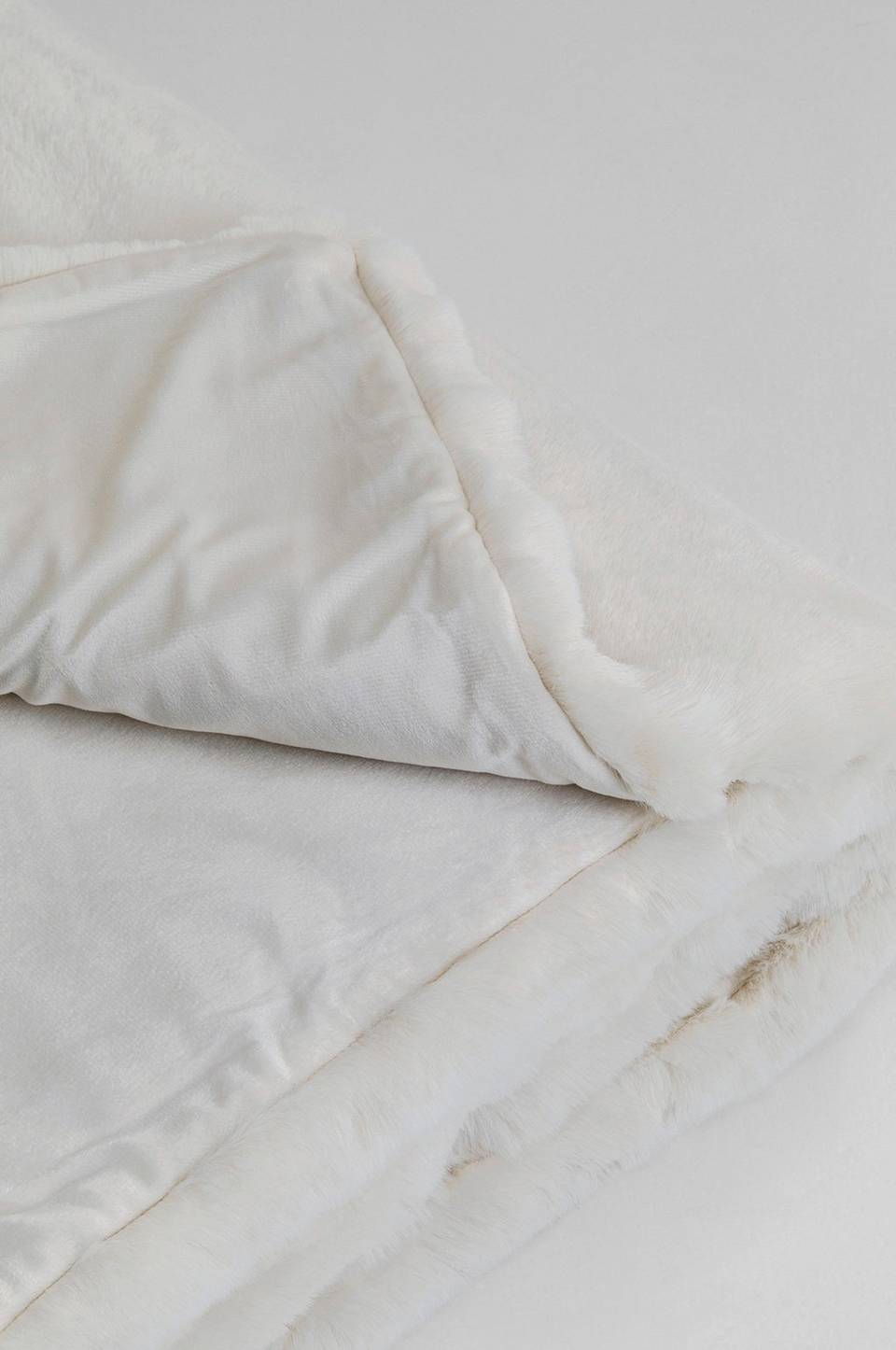 KARE Design Filt Mika Cream 150x200cm, vit från KARE Design, bild 2