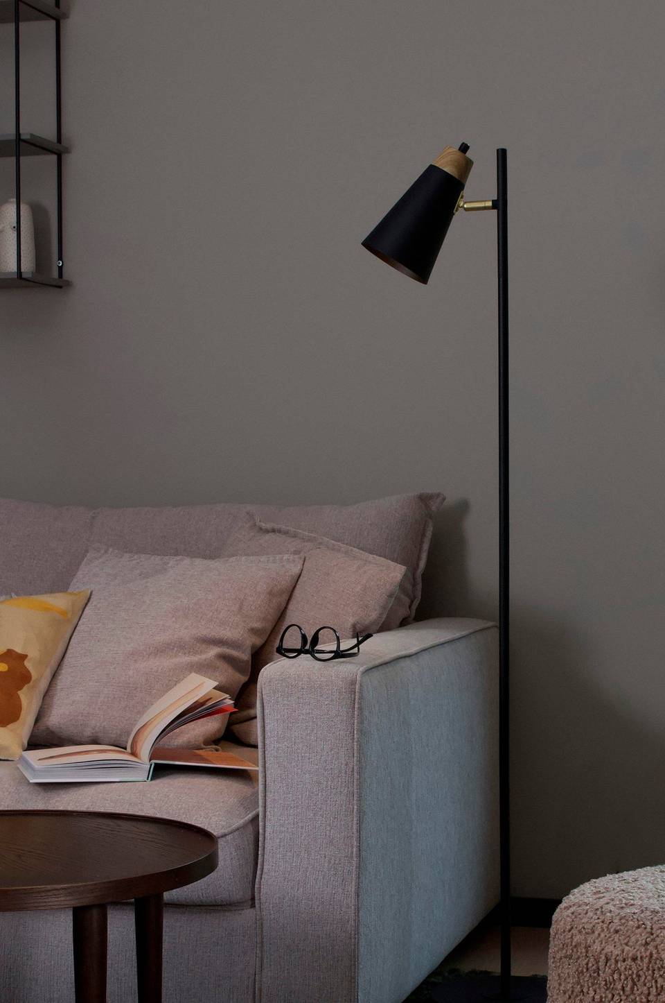 PR Home Golvlampa Wien, svart från PR Home, bild 5
