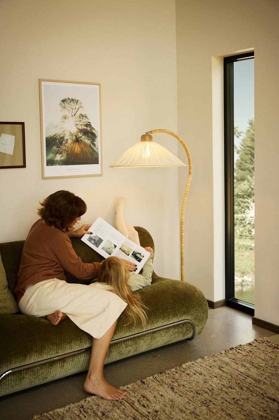 Markslöjd Golvlampa Esset Svanhals 1L, beige från Markslöjd, bild 2