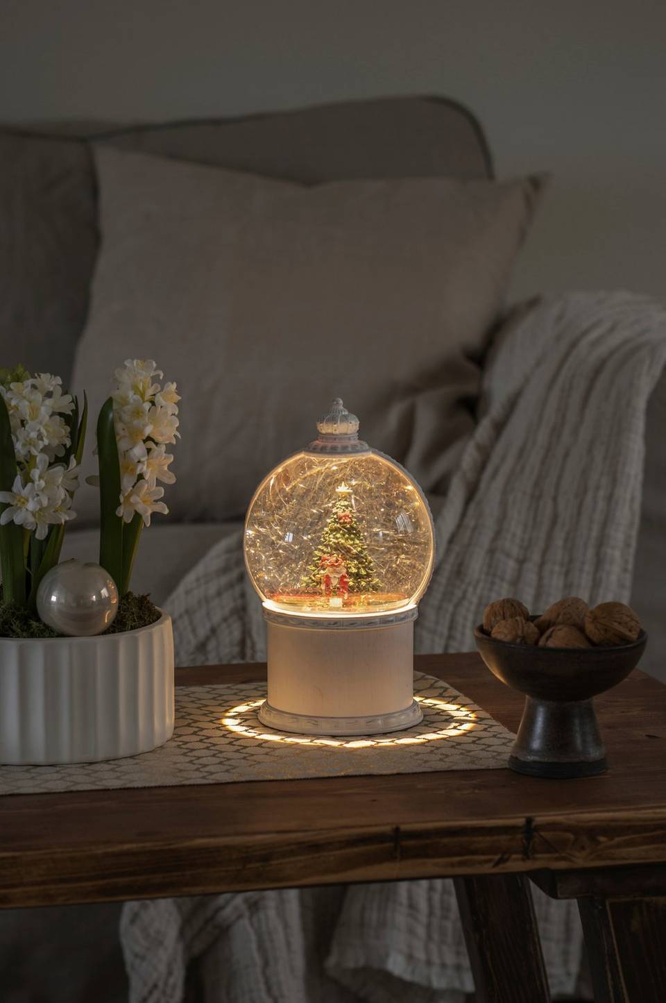 Konstsmide B/O Vattenlykta med jultomten och julgran, 21 cm, LED, vit från Konstsmide, bild 2