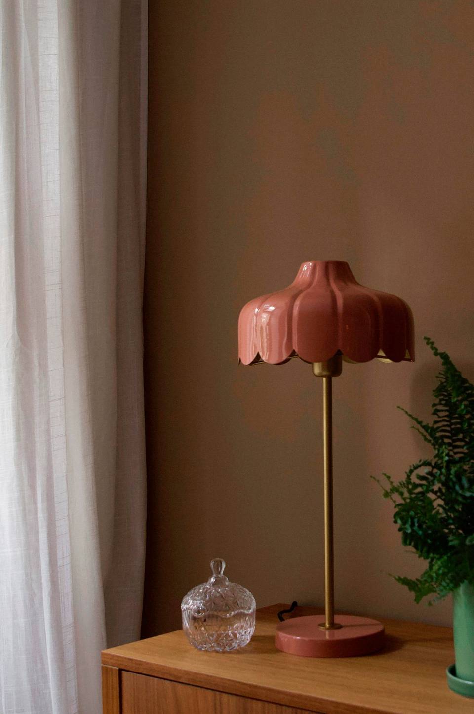 PR Home Bordslampa Wells, rosa från PR Home, bild 2