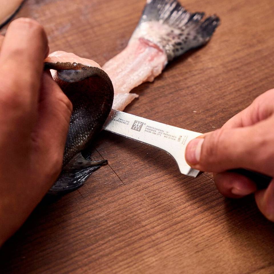 Zwilling Pro, filékniv 18 cm, svart från Zwilling, bild 5
