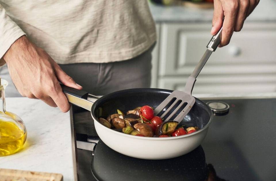 Zwilling Pure, stekpanna 24 cm, rostfritt stål med keramisk non-stick-beläggning, vit från Zwilling, bild 5