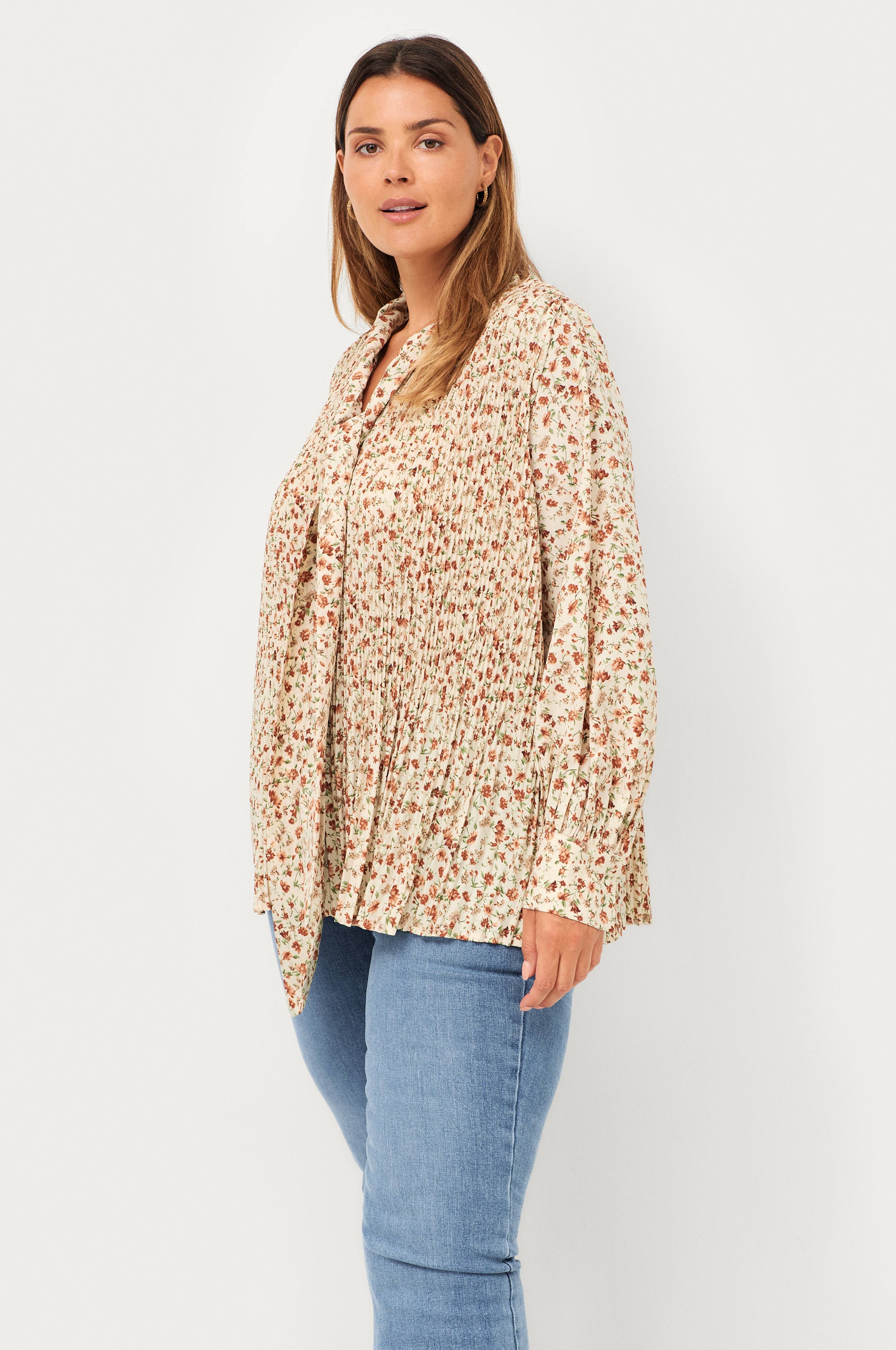 Ellos Bluse med i halsen Jannike - Beige - | Ellos.dk