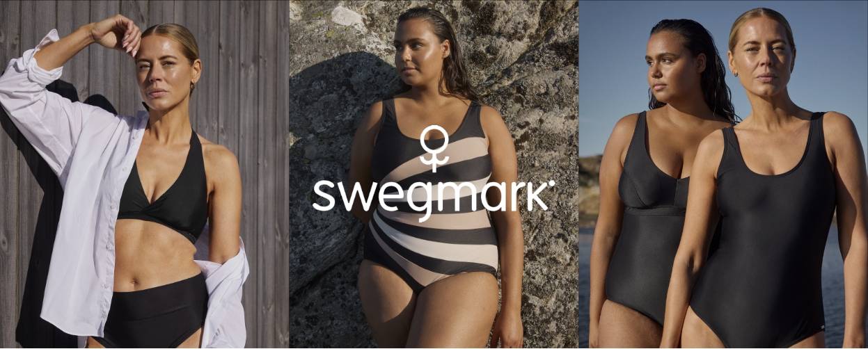 Kolme naista mustissa uima-asuissa ulkona, Swemark-logo näkyvissä.