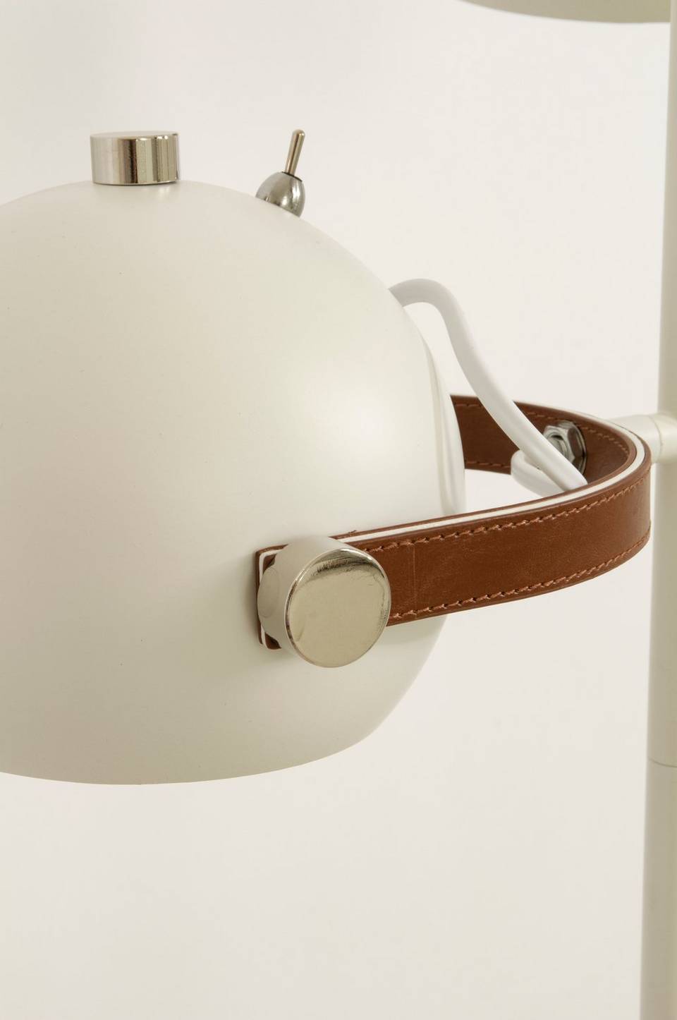Aneta Lighting Golvlampa Bow, 3-arm, vit från Aneta Lighting, bild 2