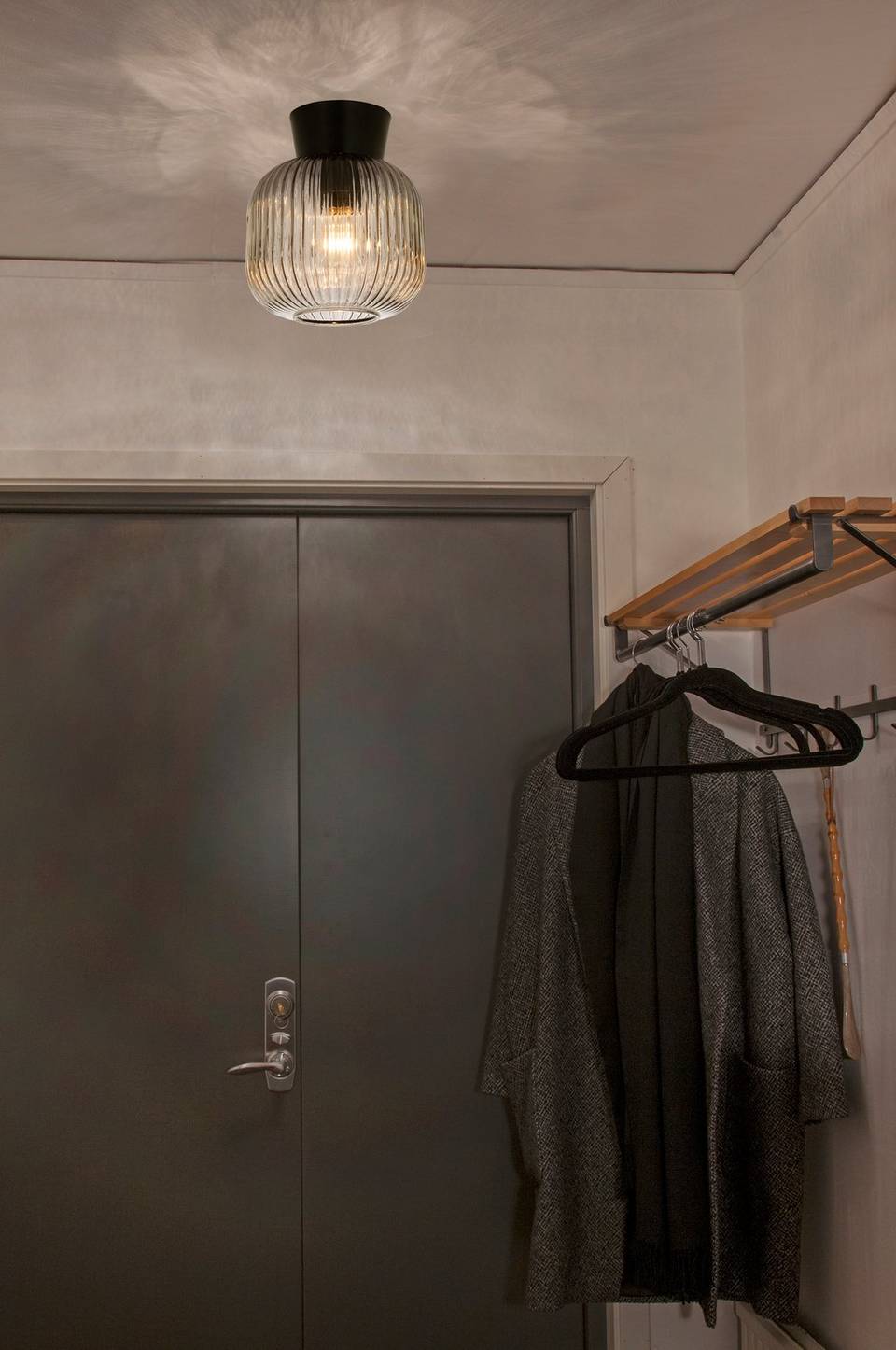 Aneta Lighting Plafond Vanja /matt mässing, svart från Aneta Lighting, bild 5