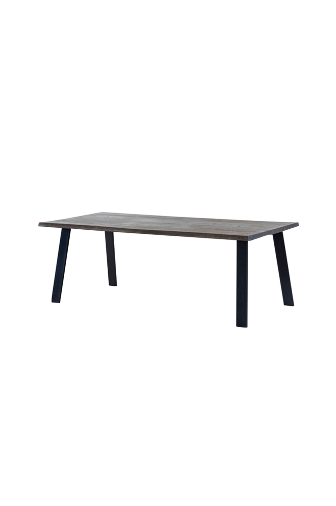 Matbord Exxet 210 cm med utställda ben i metall