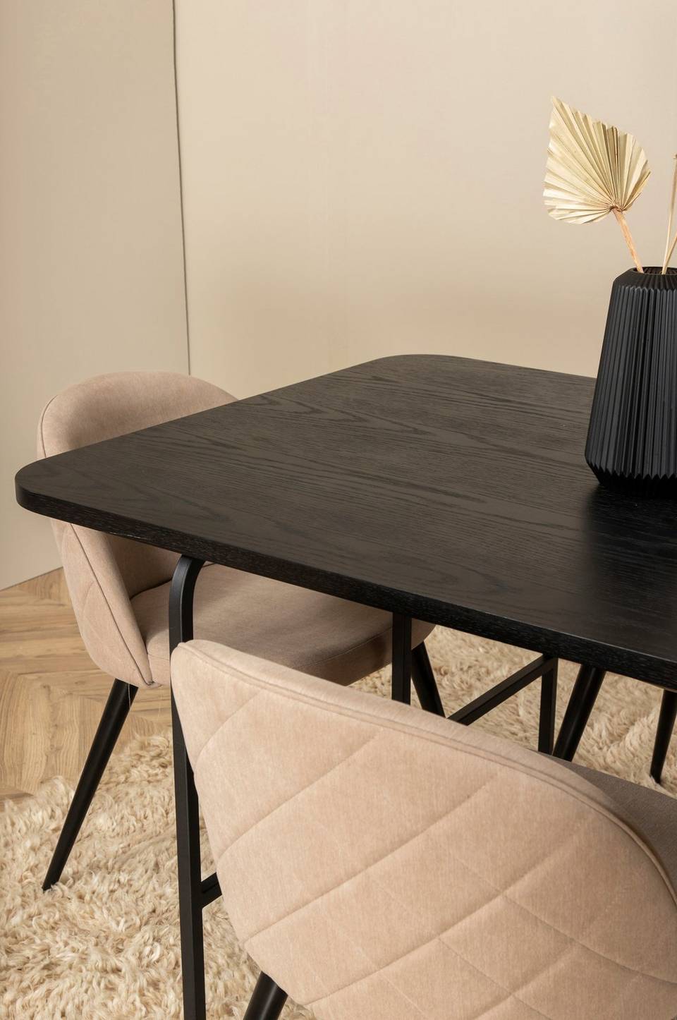Venture Home Matgrupp Uno med 6 st matstolar Velvet Stitches, svart från Venture Home, bild 5