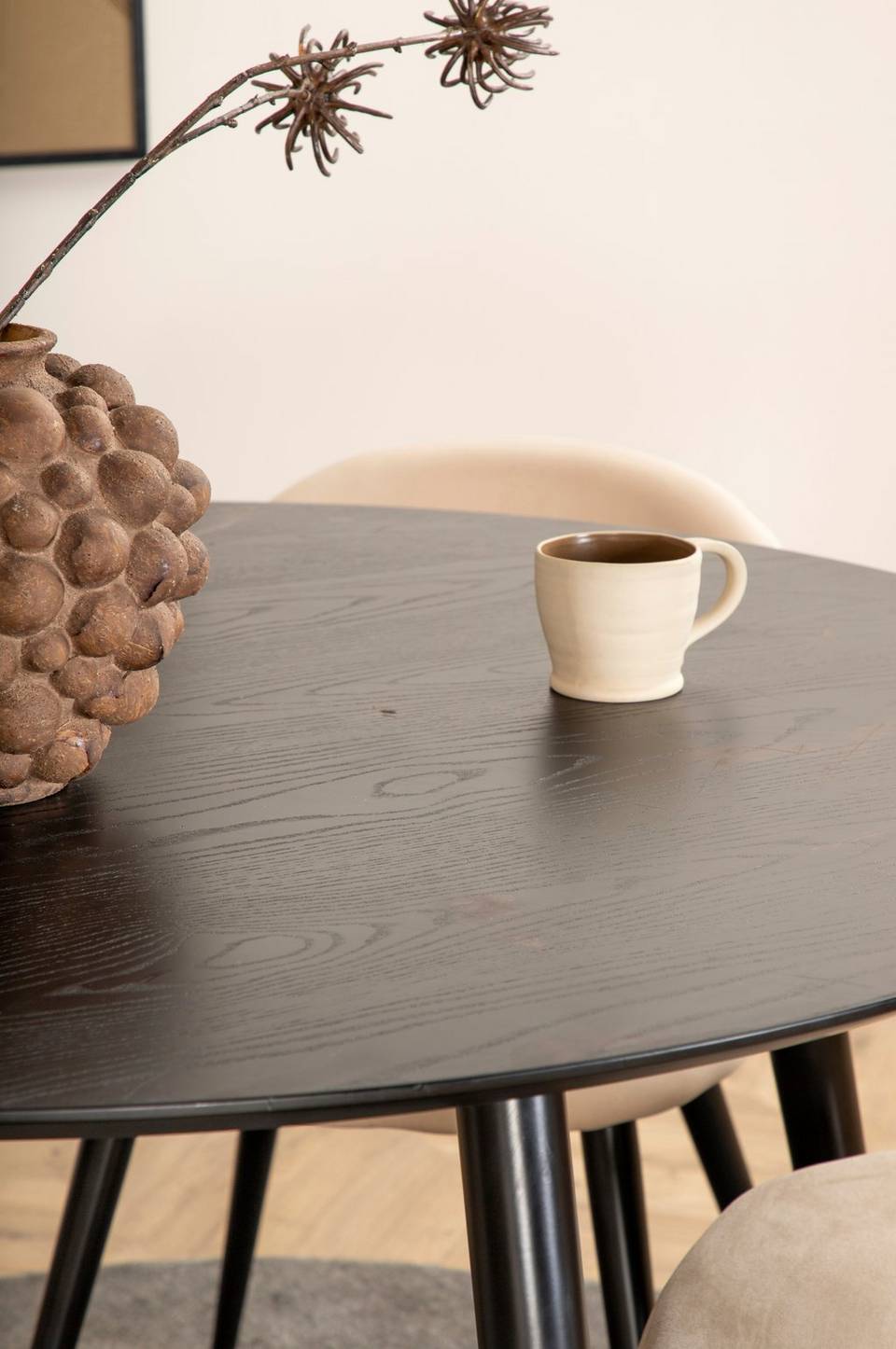 Venture Home Matgrupp Dipp med 4 st matstolar Velvet Stitches, svart från Venture Home, bild 5