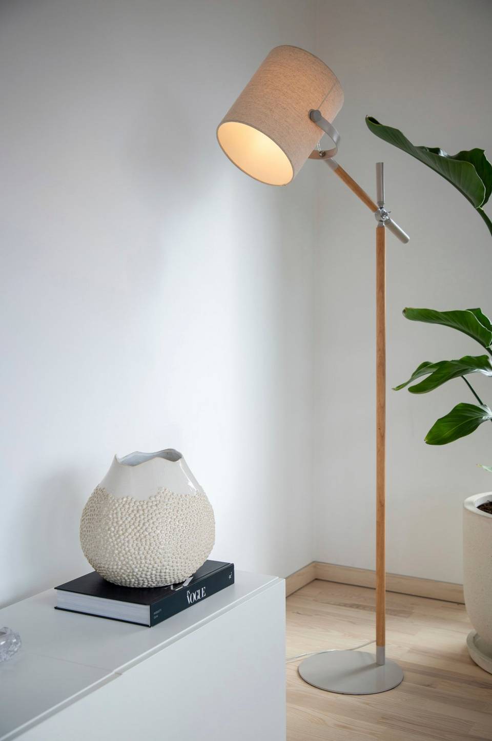 Venture Home Golvlampa Dennis, beige från Venture Home, bild 2
