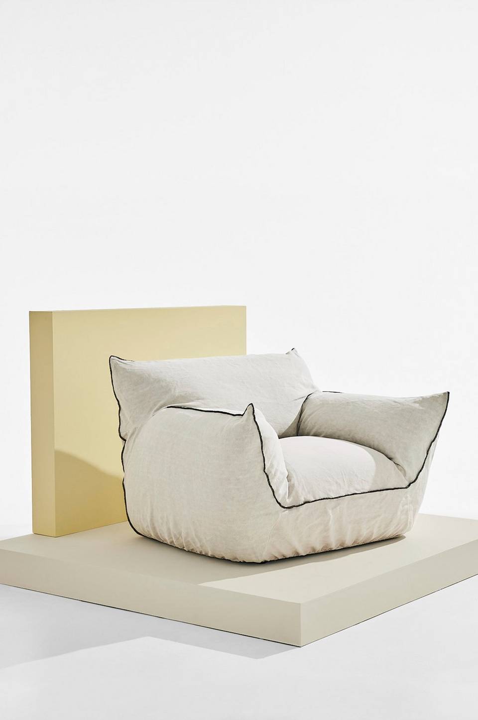 Pastill Gia fåtölj i linne, beige från Pastill, bild 4