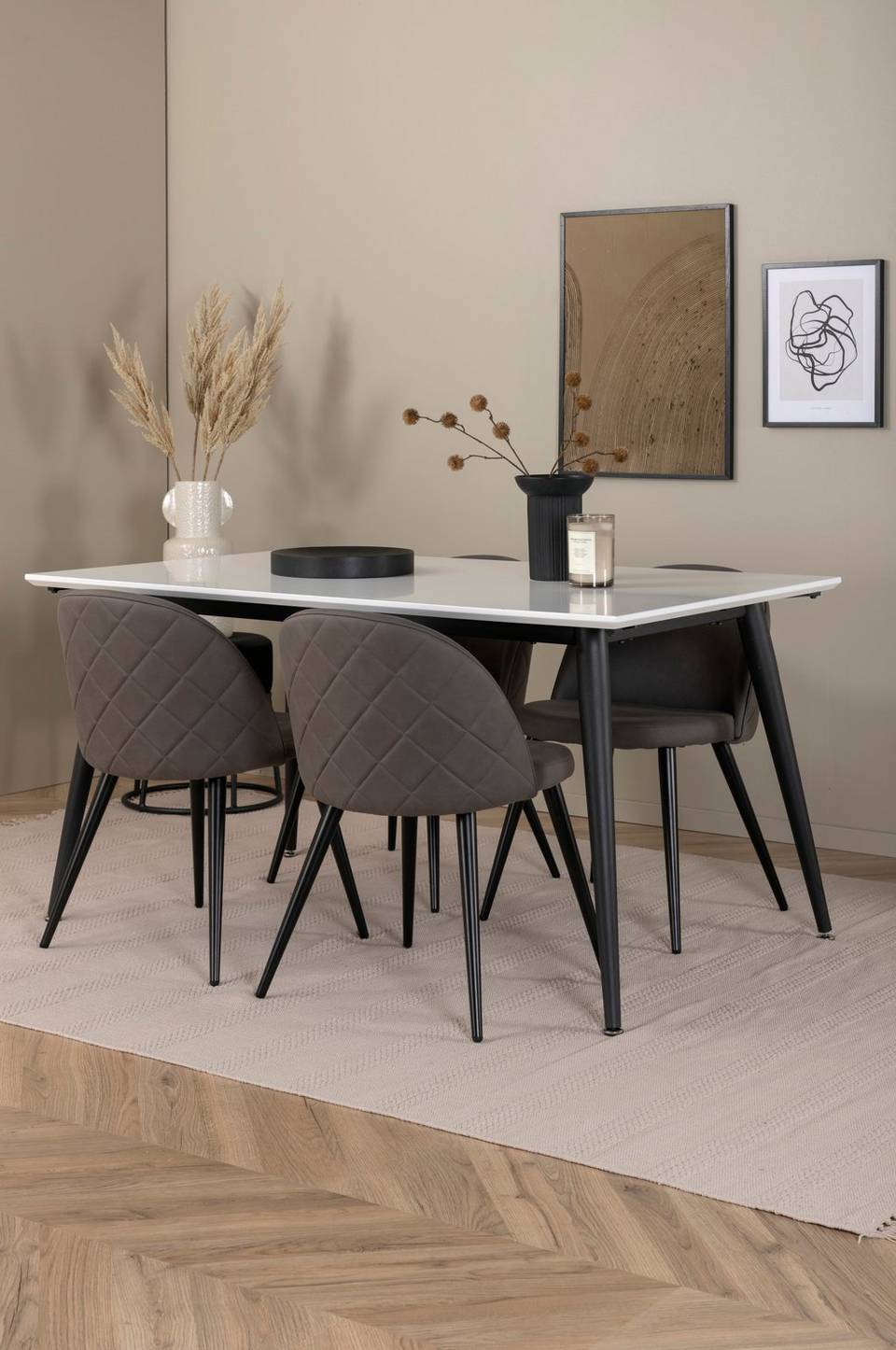 Venture Home Matgrupp Jimmy med 4 st matstolar Velvet Stitches, vit från Venture Home, bild 5