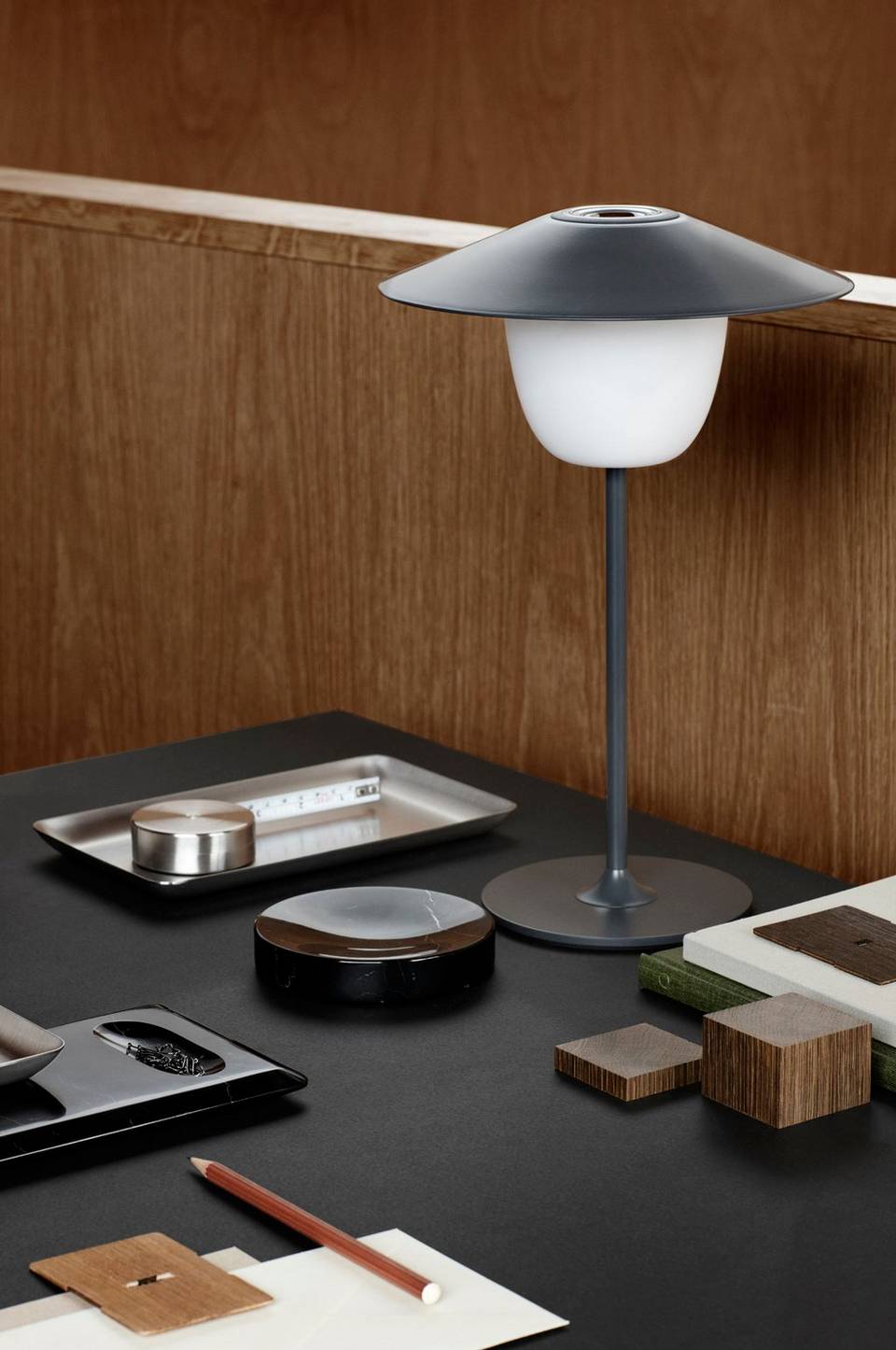 Blomus Mobil Lampa LED Ani 36 cm, grå från Blomus, bild 2