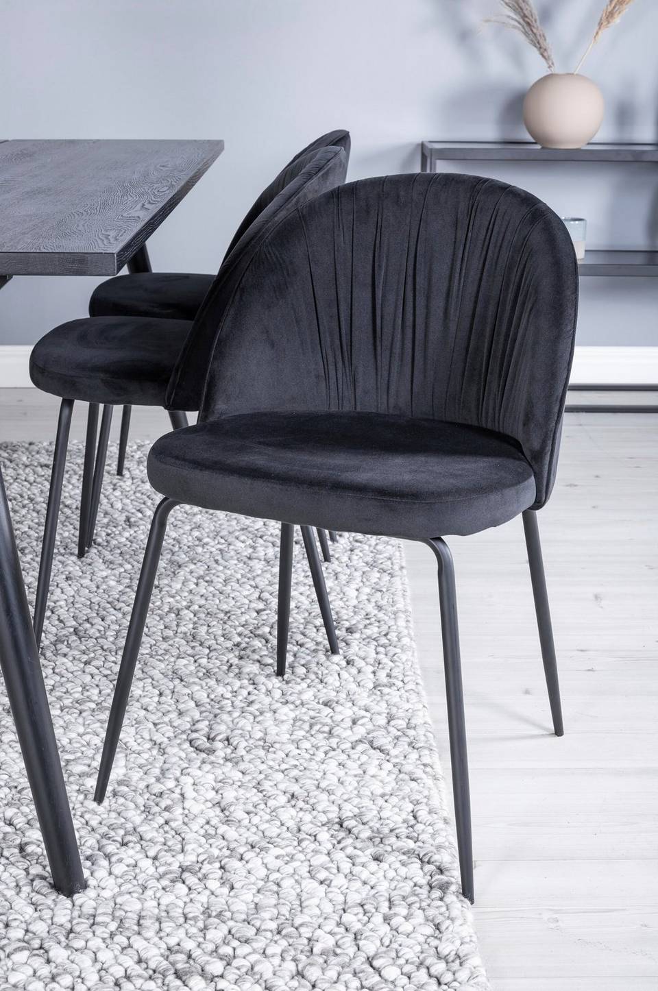 Venture Home Matgrupp Sleek med 6st matstolar Wrinkles, svart från Venture Home, bild 5