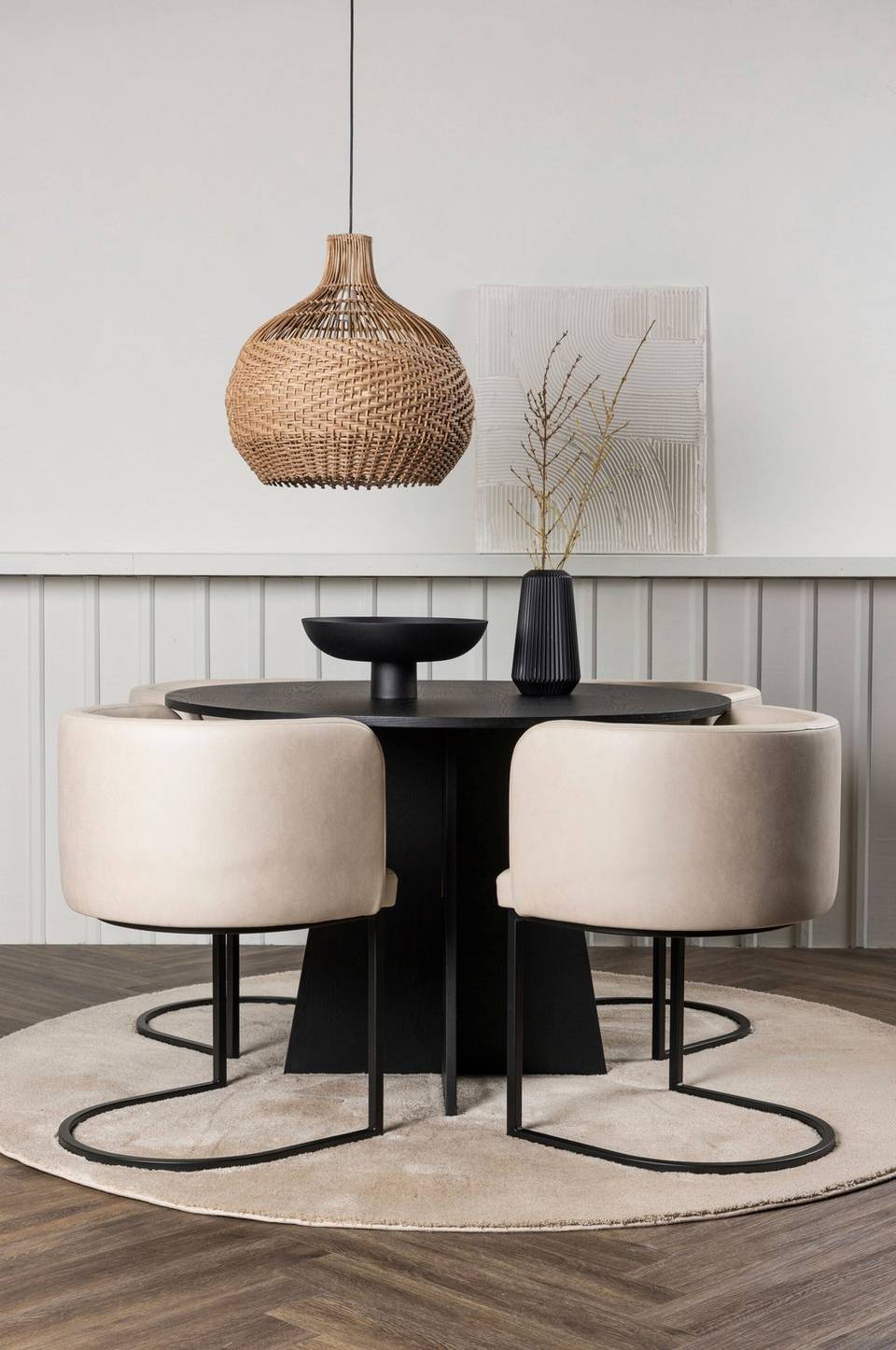 Venture Home Matgrupp Bootcut med 4st matstolar Simrishman, svart från Venture Home, bild 5