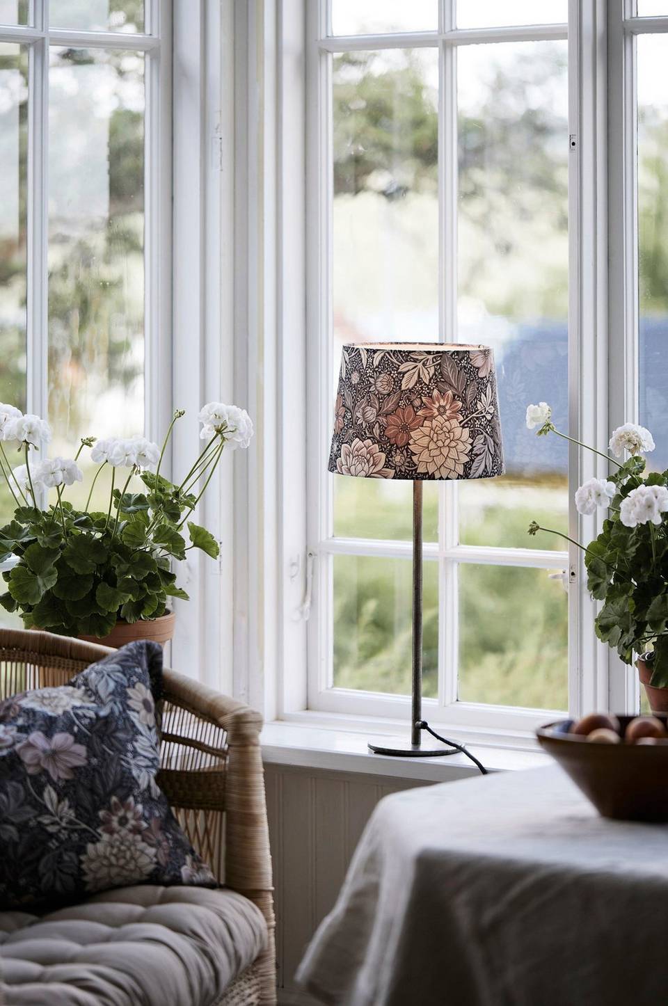 PR Home Bordslampa Base, brun från PR Home, bild 5