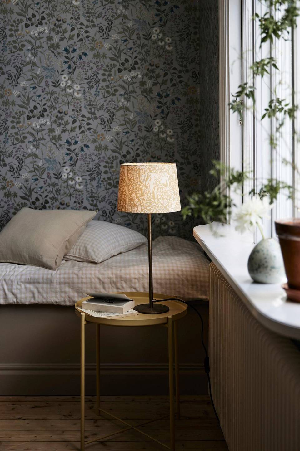 PR Home Bordslampa Base, gul från PR Home, bild 5